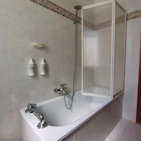Il Rifugio Dell'Ape Agriturismo Bed & Breakfast 4*